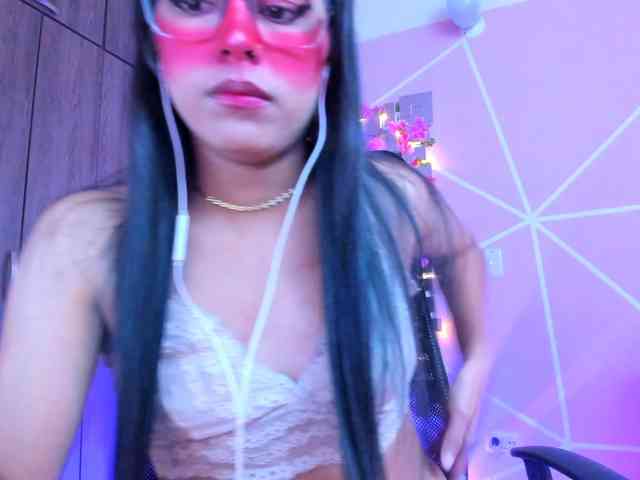 ALYSSON18 webcam
