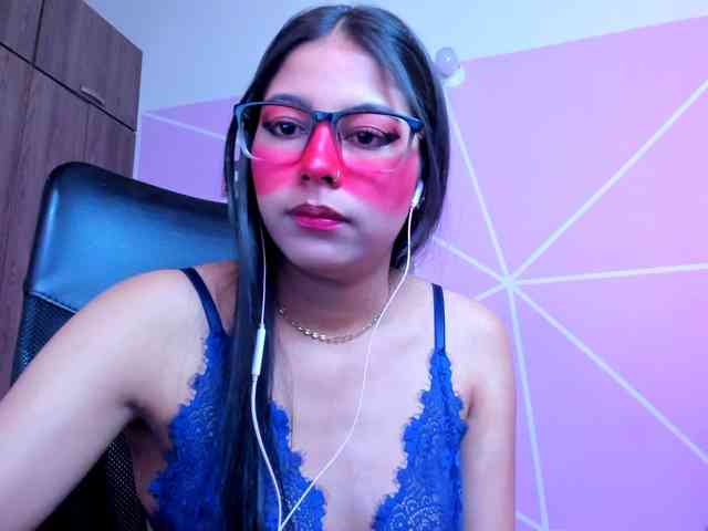 ALYSSON18 webcam