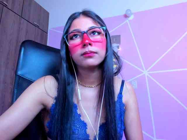 ALYSSON18 webcam