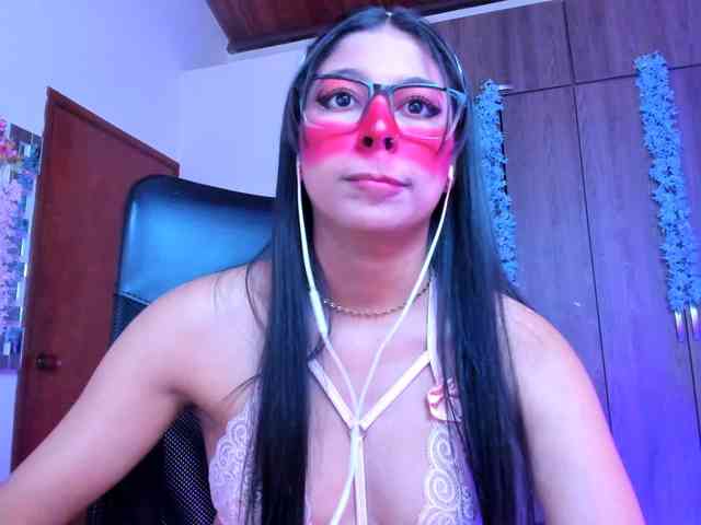 ALYSSON18 webcam