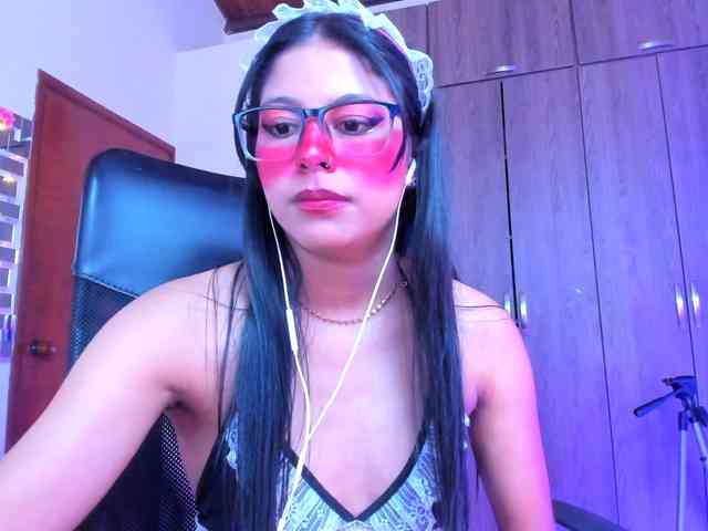 ALYSSON18 webcam