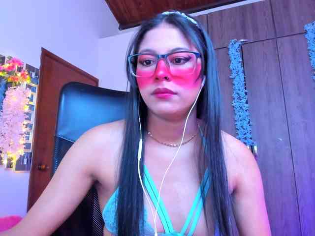 ALYSSON18 webcam