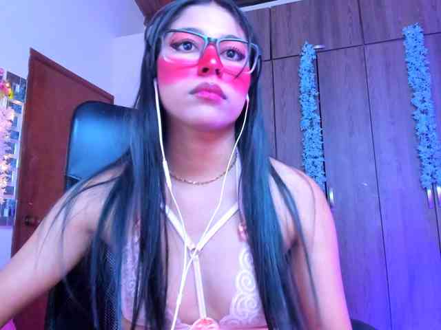 ALYSSON18 webcam