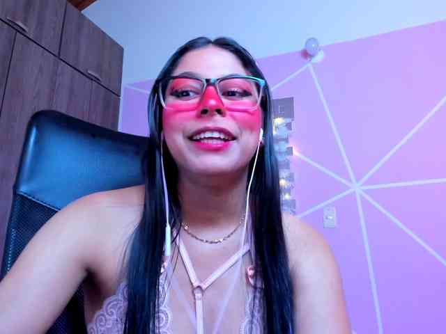 ALYSSON18 webcam
