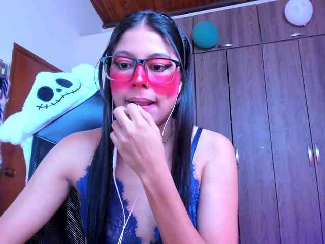 ALYSSON18 webcam