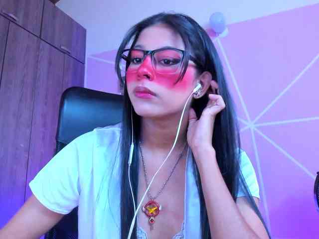 ALYSSON18 webcam