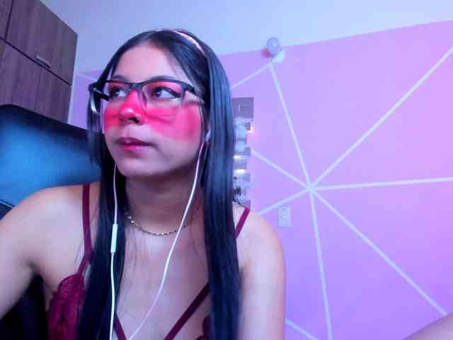 ALYSSON18 webcam