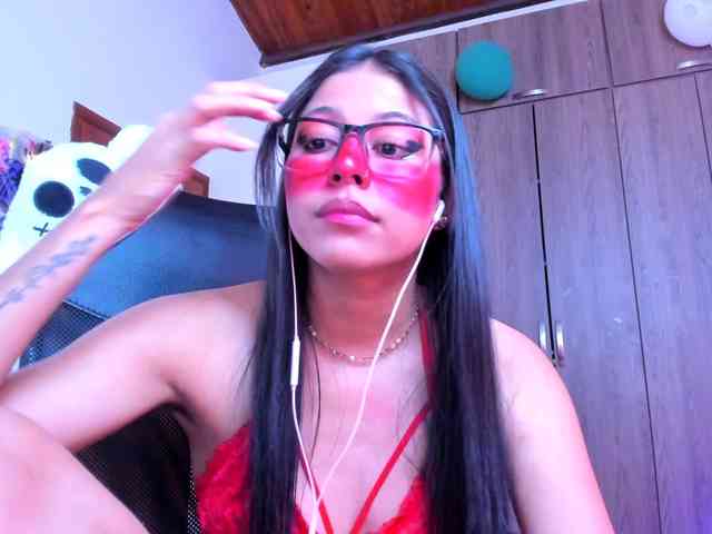 ALYSSON18 webcam