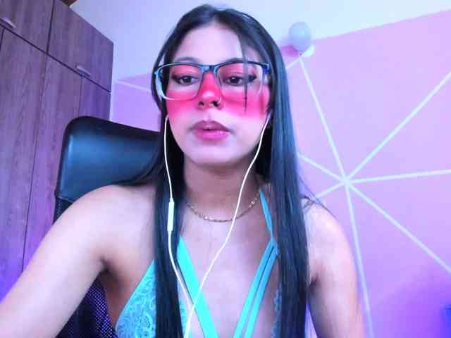 ALYSSON18 webcam