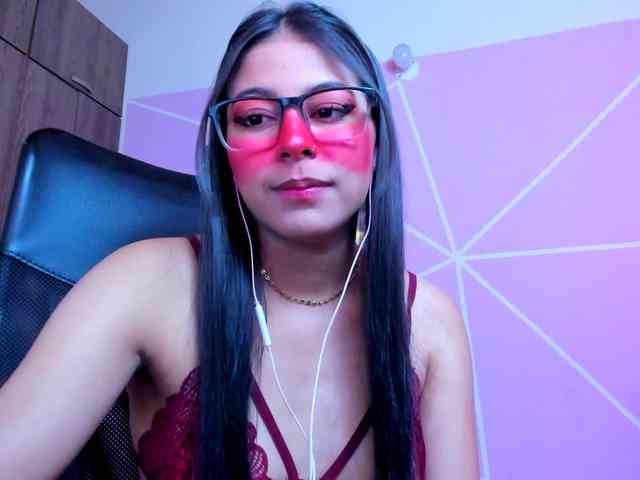 ALYSSON18 webcam