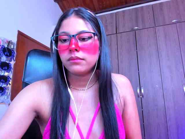 ALYSSON18 webcam