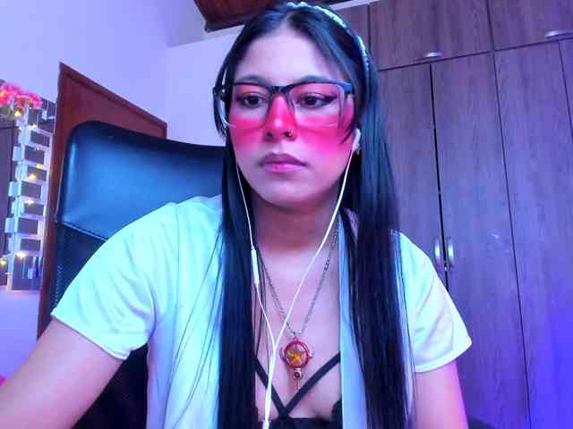 ALYSSON18 webcam
