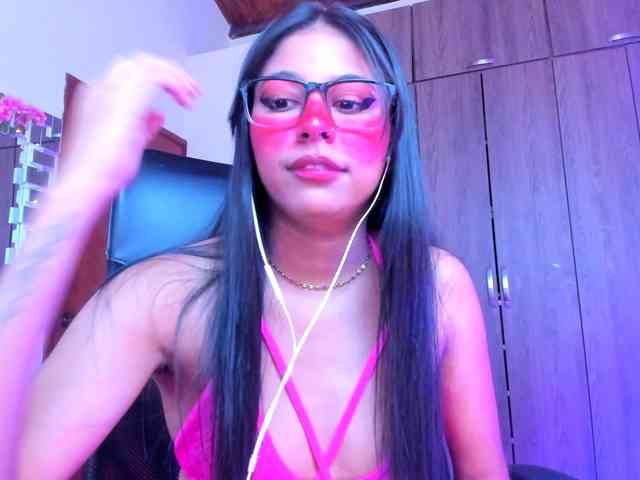 ALYSSON18 webcam