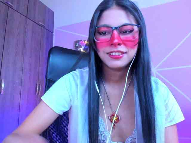 ALYSSON18 webcam