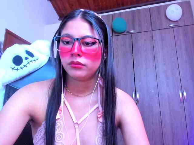 ALYSSON18 webcam