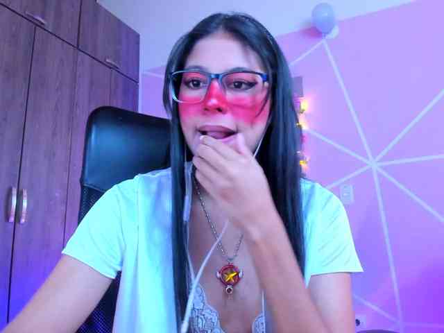 ALYSSON18 webcam