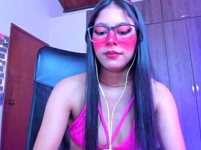 ALYSSON18 webcam