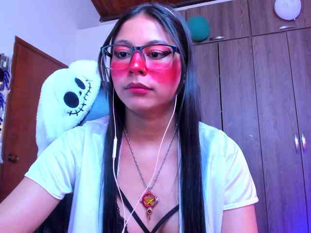 ALYSSON18 webcam