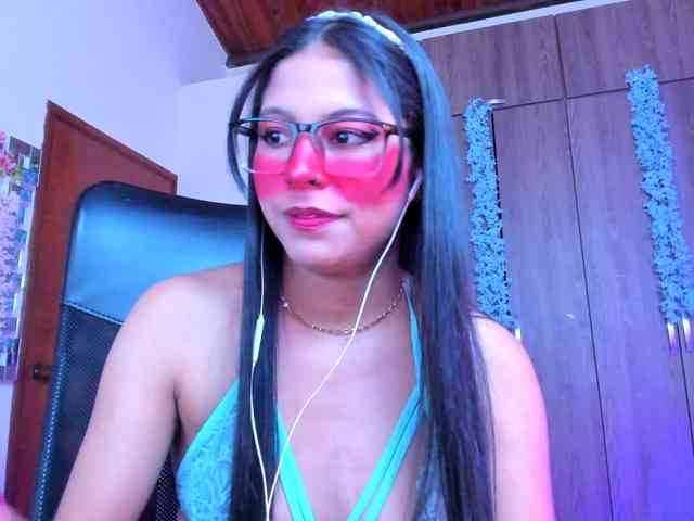 ALYSSON18 webcam