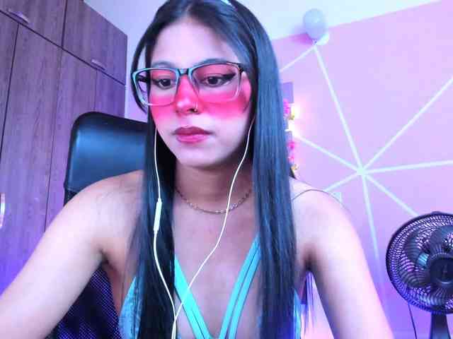 ALYSSON18 webcam