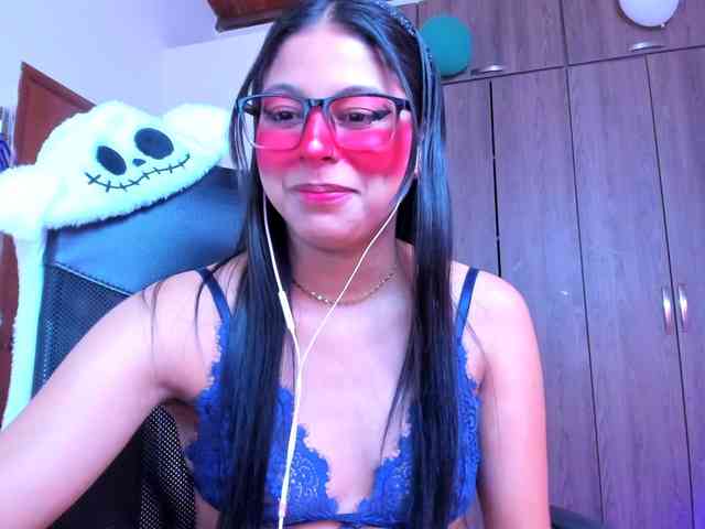 ALYSSON18 webcam