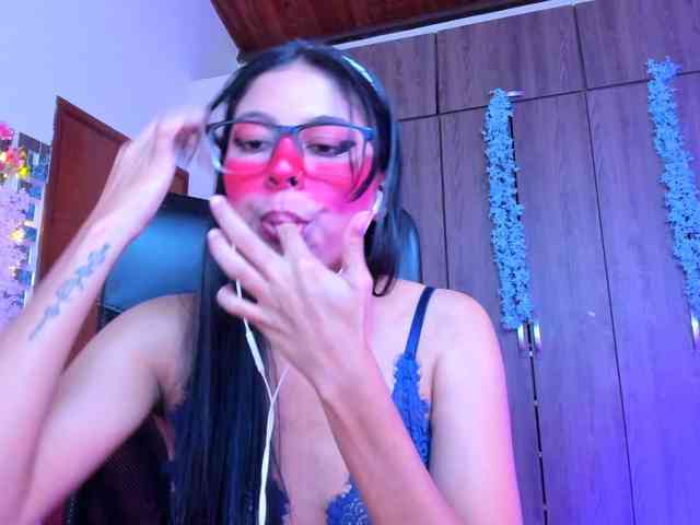 ALYSSON18 webcam