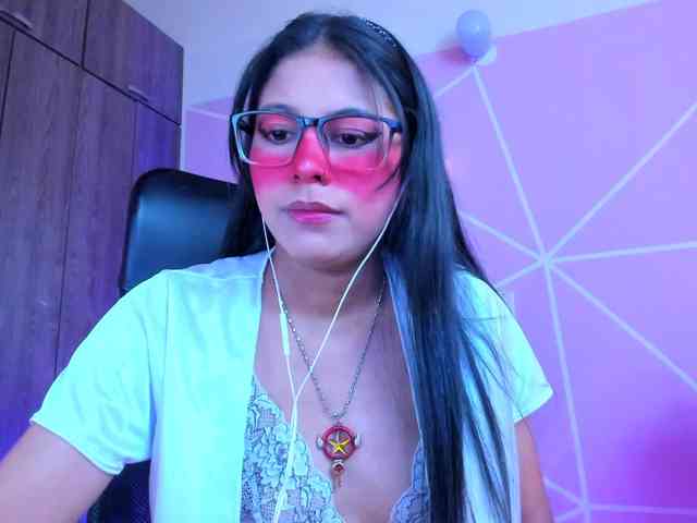 ALYSSON18 webcam