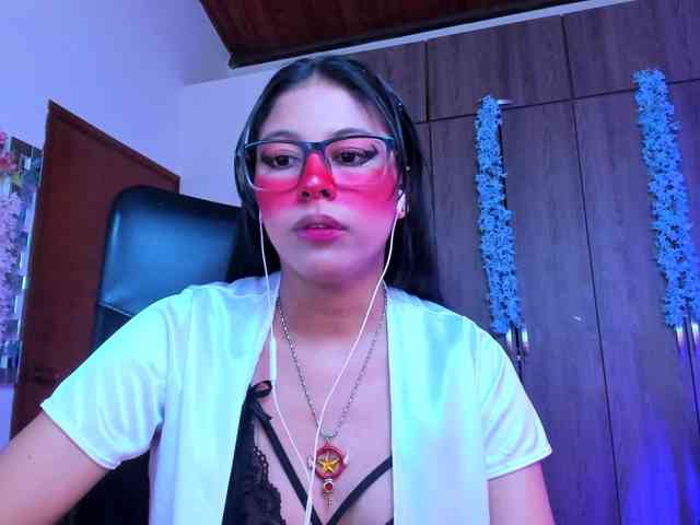 ALYSSON18 webcam