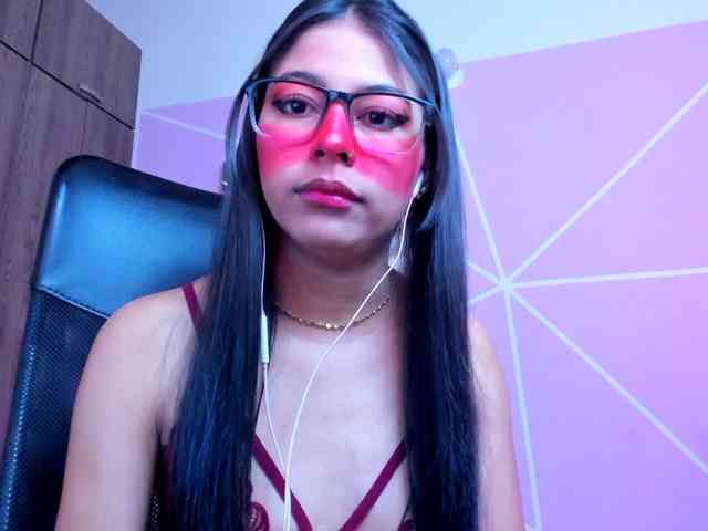ALYSSON18 webcam