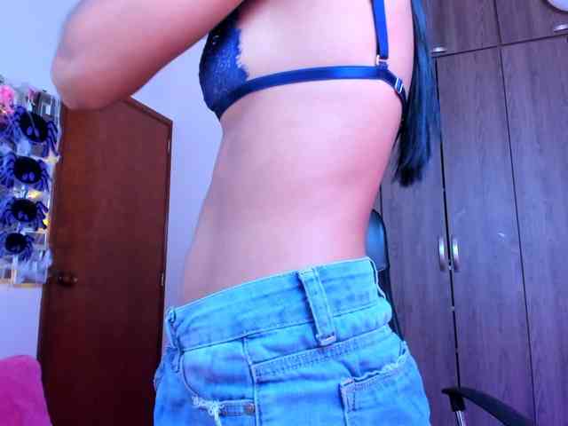 ALYSSON18 webcam