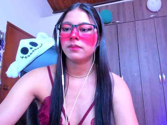 ALYSSON18 webcam