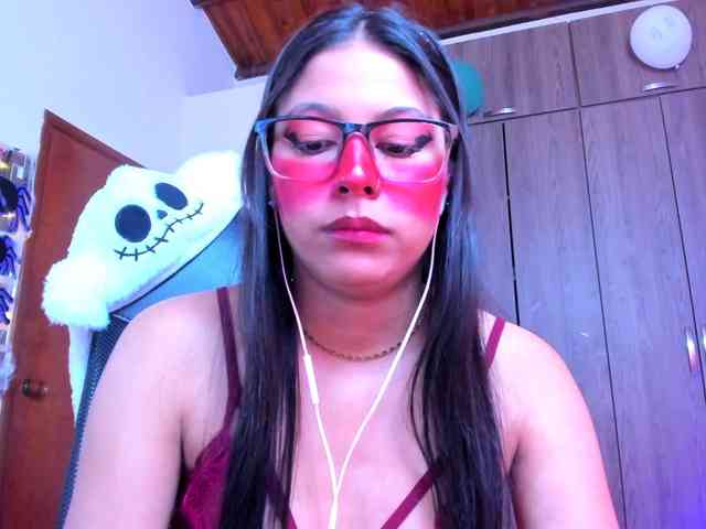 ALYSSON18 webcam