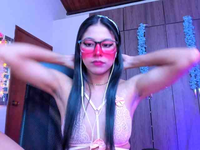 ALYSSON18 webcam