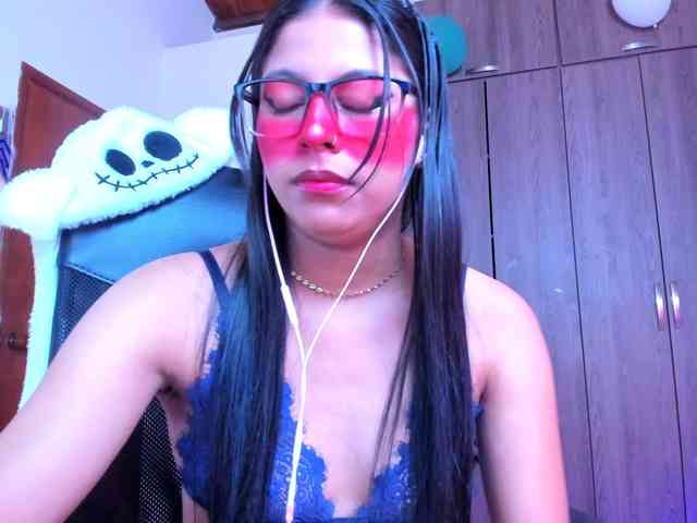 ALYSSON18 webcam