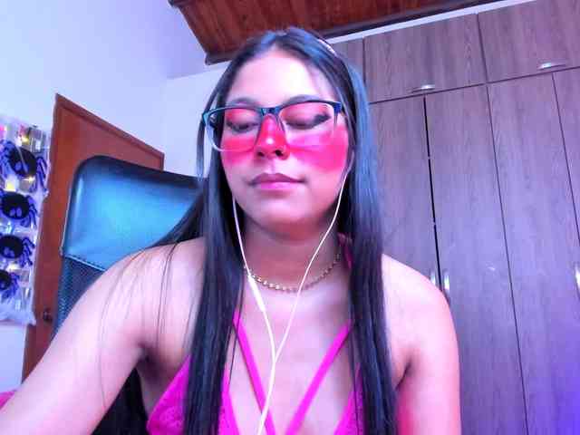 ALYSSON18 webcam