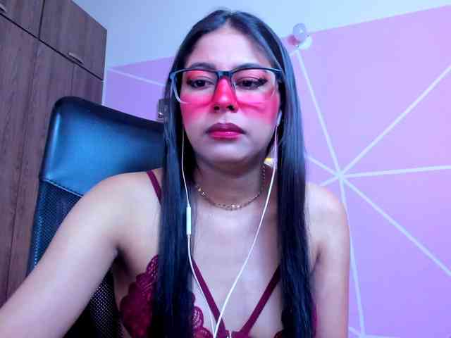 ALYSSON18 webcam