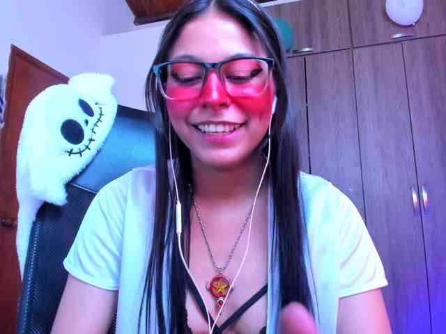 ALYSSON18 webcam