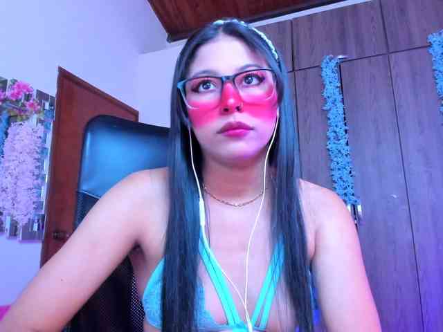 ALYSSON18 webcam