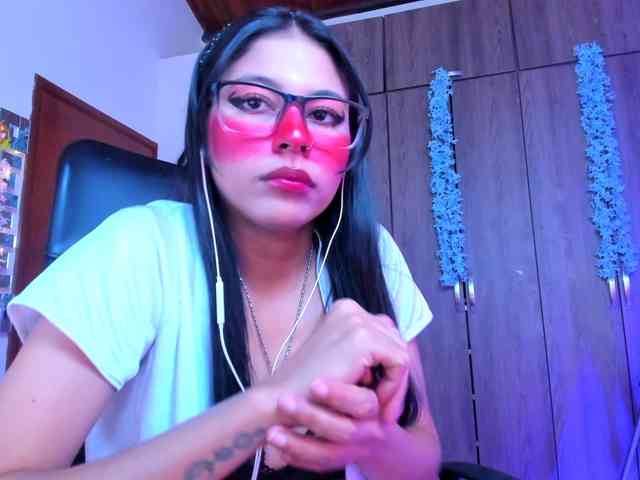 ALYSSON18 webcam