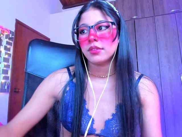 ALYSSON18 webcam