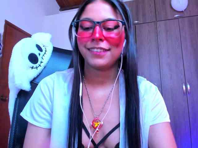 ALYSSON18 webcam