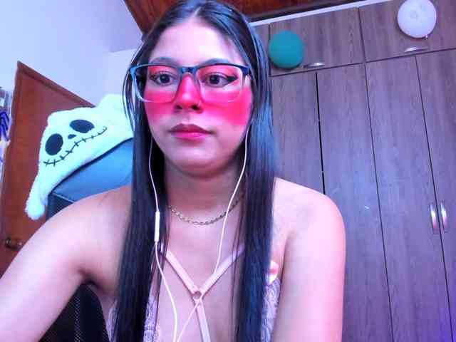 ALYSSON18 webcam