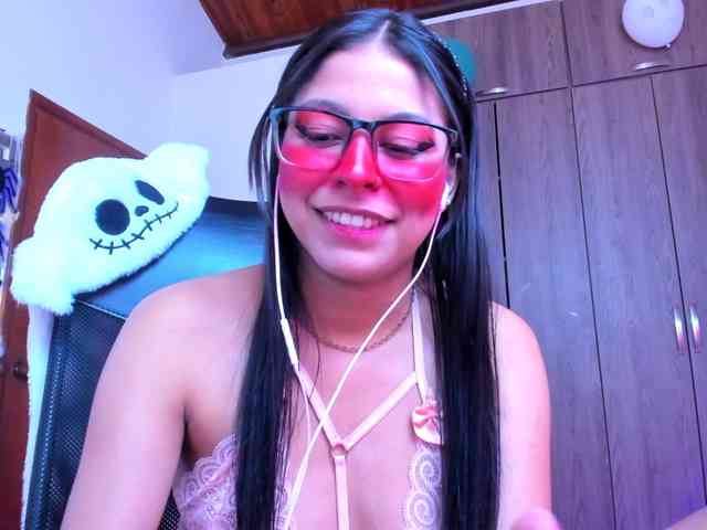 ALYSSON18 webcam