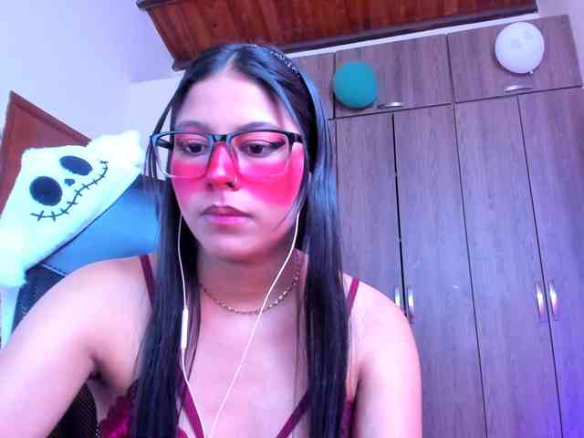 ALYSSON18 webcam