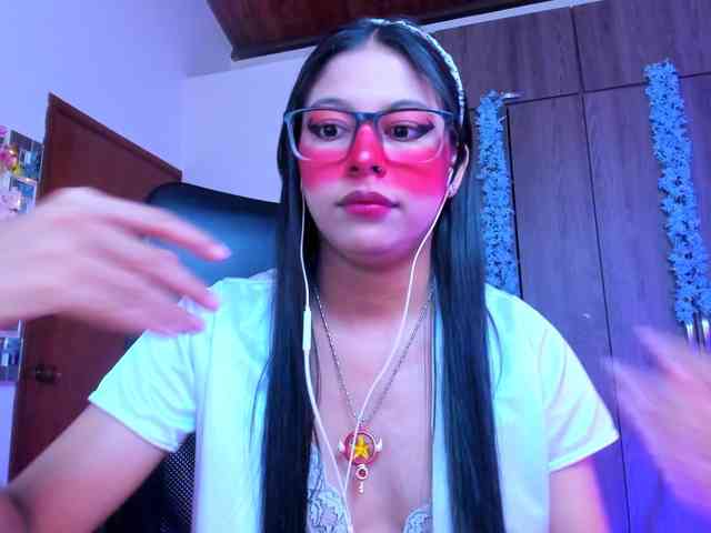 ALYSSON18 webcam