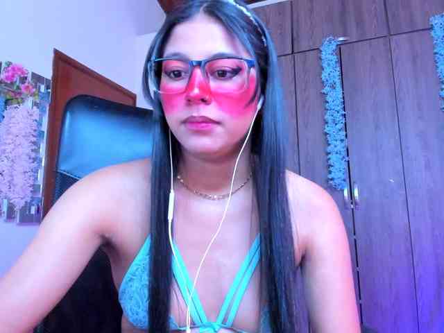ALYSSON18 webcam