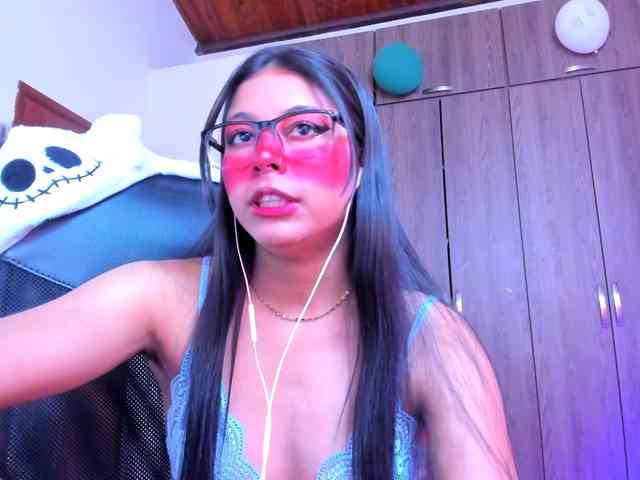 ALYSSON18 webcam