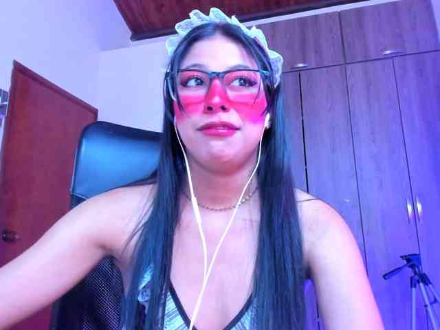 ALYSSON18 webcam