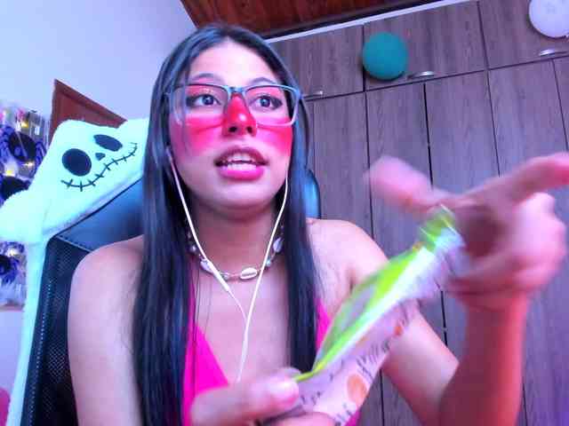 ALYSSON18 webcam