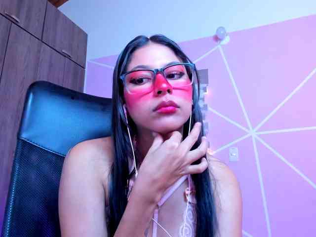 ALYSSON18 webcam